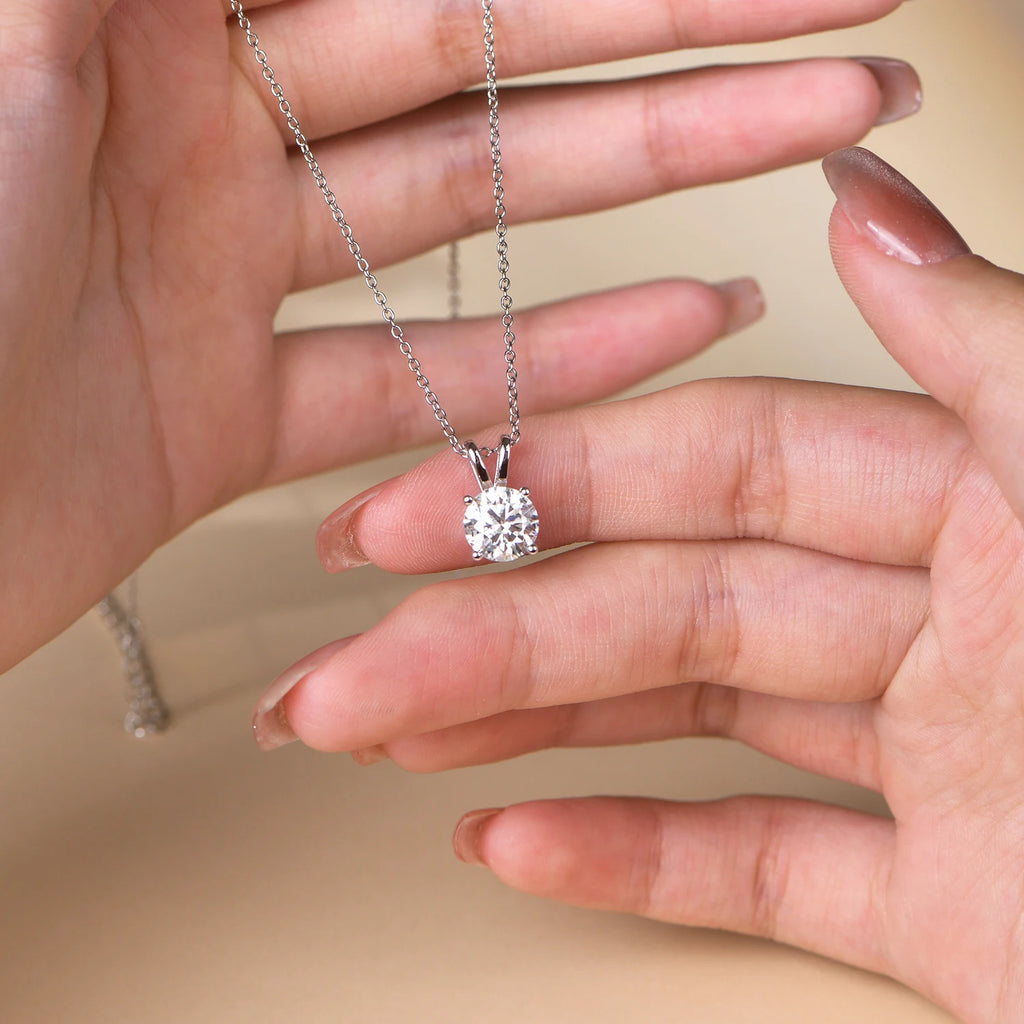 The Prague Solitaire | BENYSE | 2ct Moissanite & 925 Sterling Silver